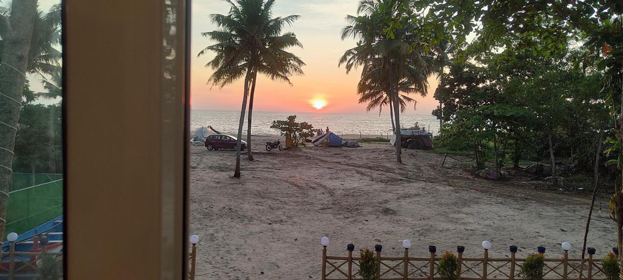 Marari Blue Whale Beach House Alappuzha Zewnętrze zdjęcie