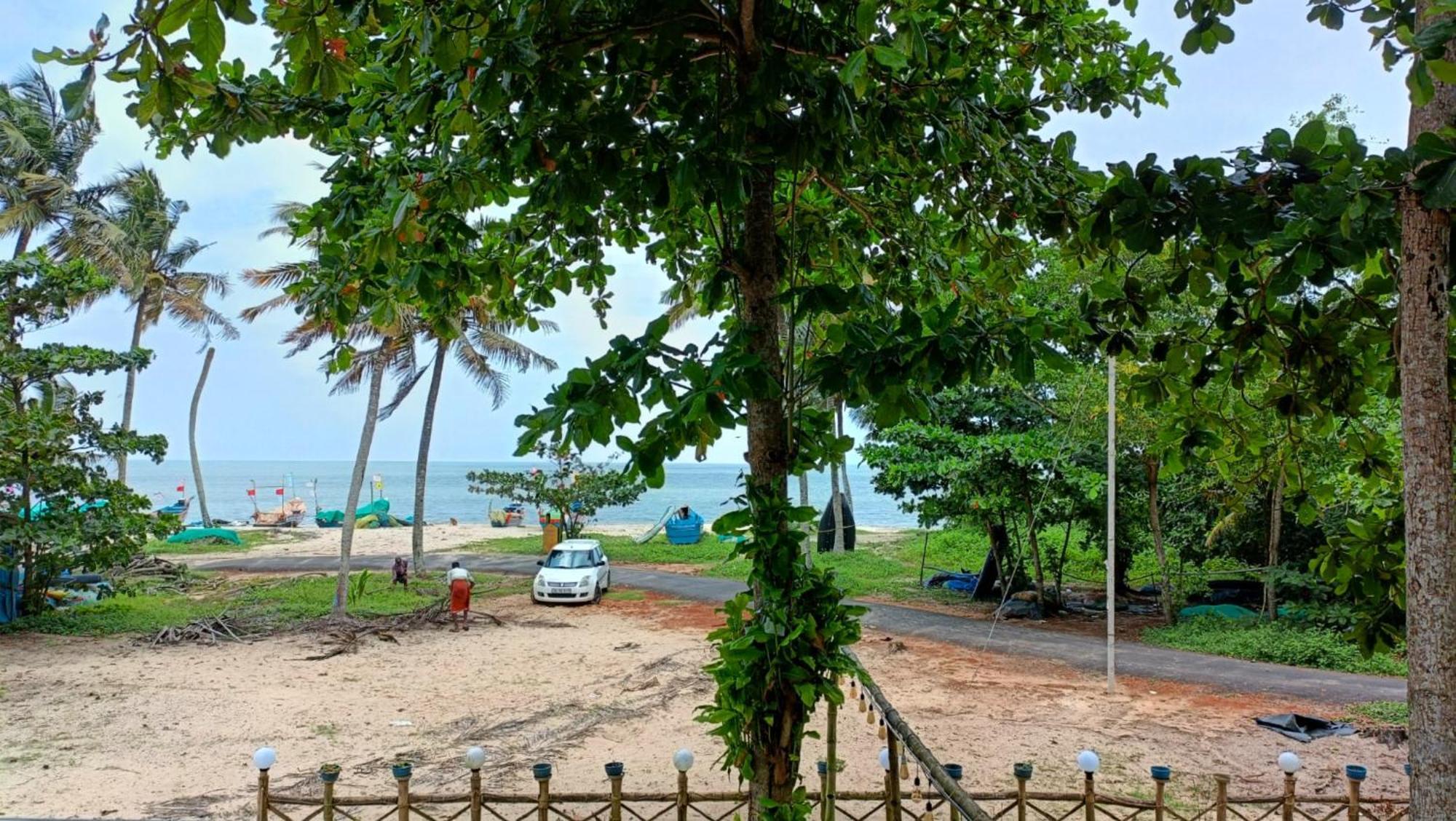 Marari Blue Whale Beach House Alappuzha Zewnętrze zdjęcie